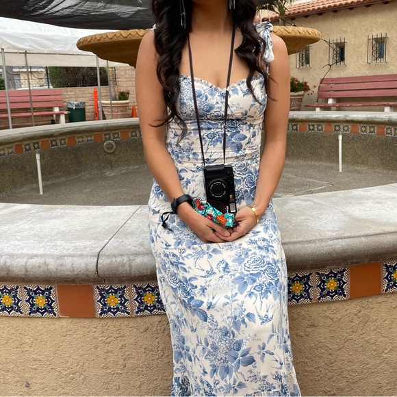 Reformation Nikita Dress in Pompadour - Picture 7 of 7